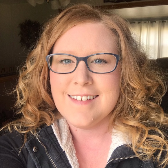 Meet your Posher, April - Picture 1 of 1